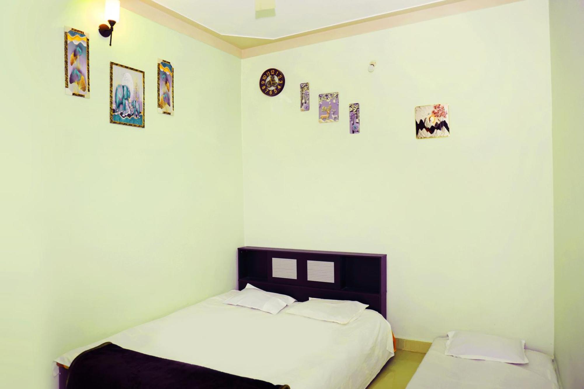 אויאיין Shree Vinayak Guest House מראה חיצוני תמונה